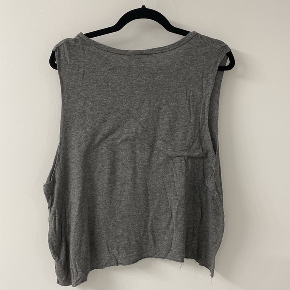 Walmart G21 Women’s grey graphic muscle tee - size XXL. Plus size - Picture 4 of 5